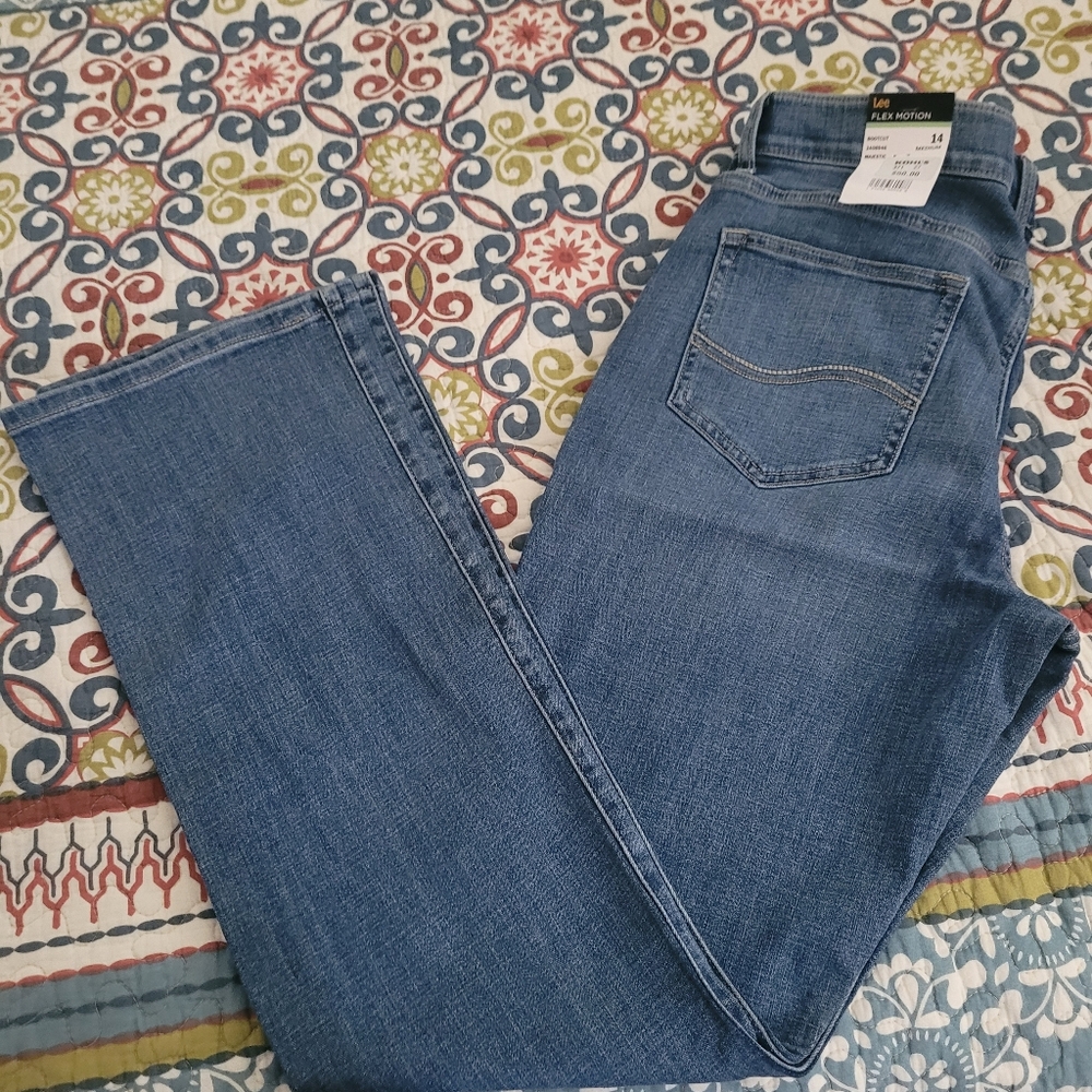 NWT LEE flex motion jeans
